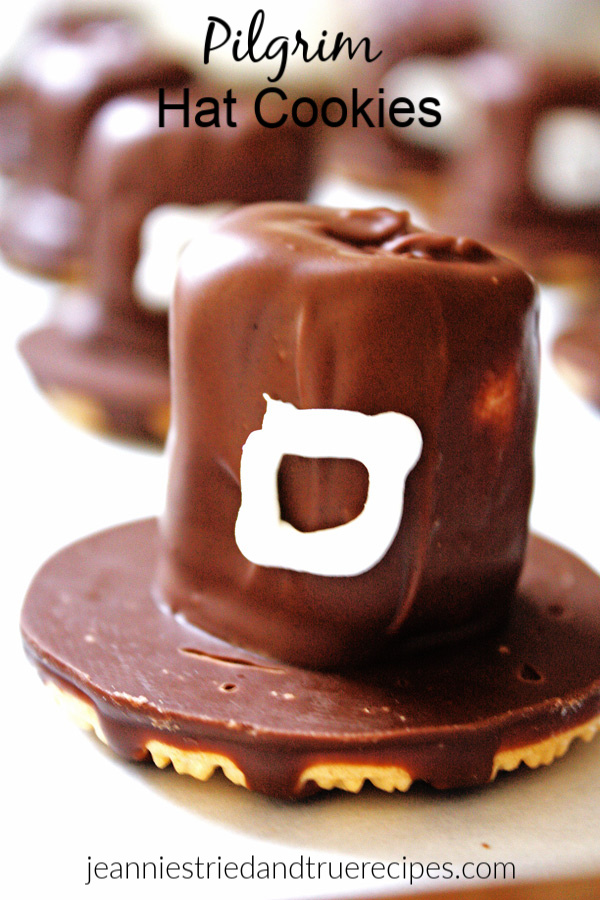 Pilgrim Hat Cookies are a delicious dessert that kids can help make for Thanksgiving. #easydessert #Thanksgivingdessert #cookies #homemade