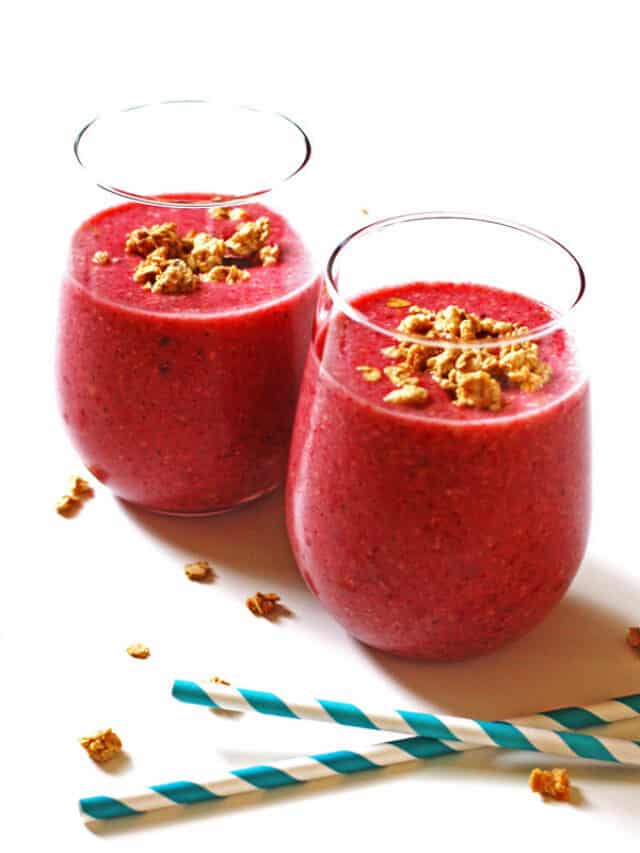 Berry Granola Smoothie - A Filling & Delicious Breakfast